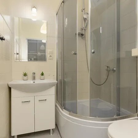דירה Comfortable Sapiezynska By Renters ורשה