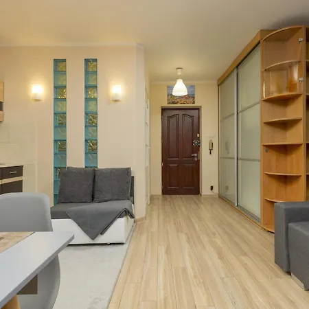 Comfortable Sapiezynska By Renters דירה ורשה